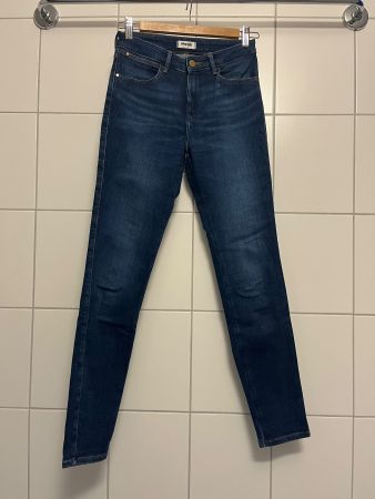 Wrangler Skinny Jeans blau 26/32 neuwertig