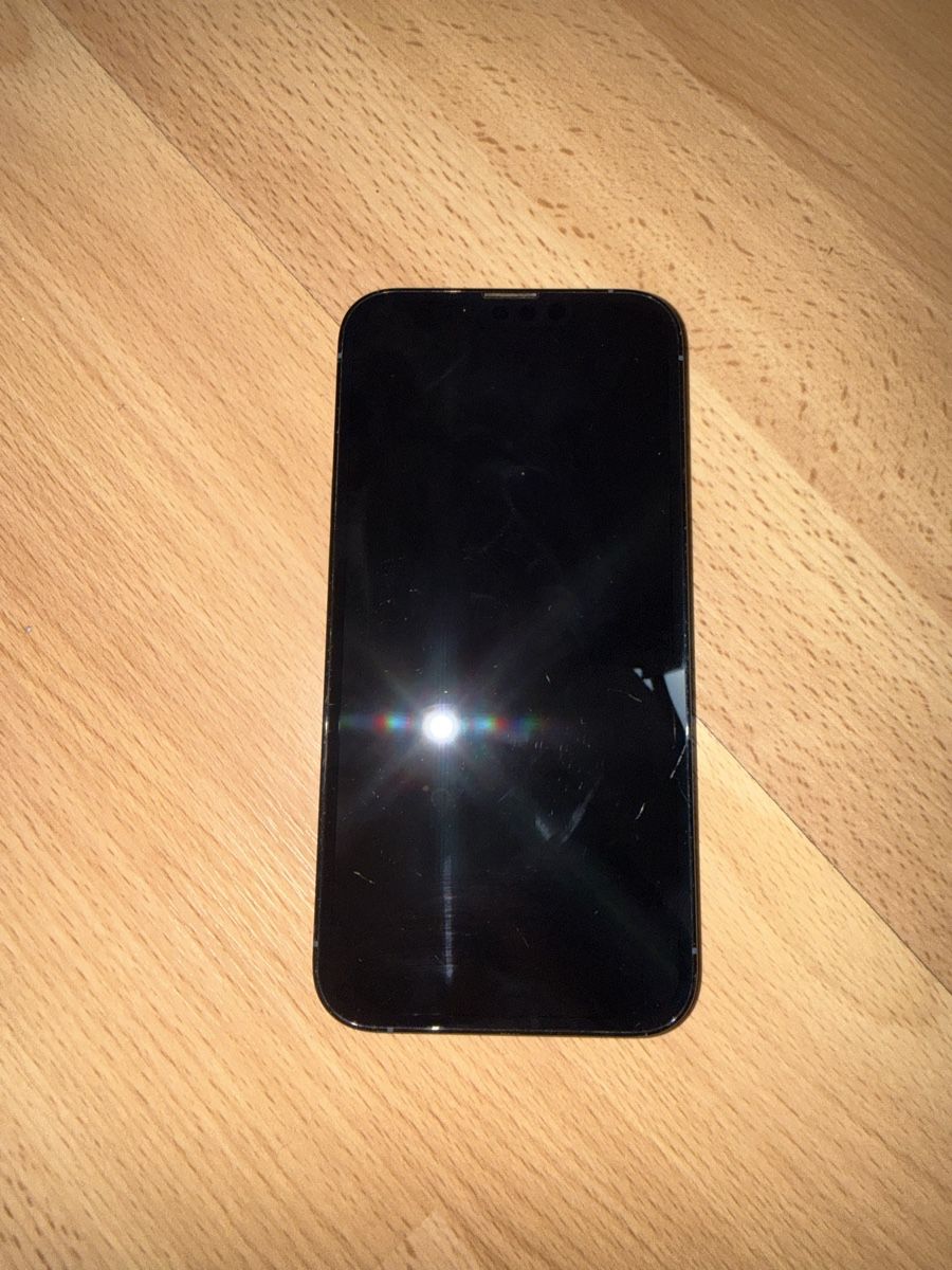 Apple Telefoni cellulari / Smartphones: Iphone 15 pro 256GB leichte Kratzer – Usato da St. Gallen venduto da mel_5g96 1