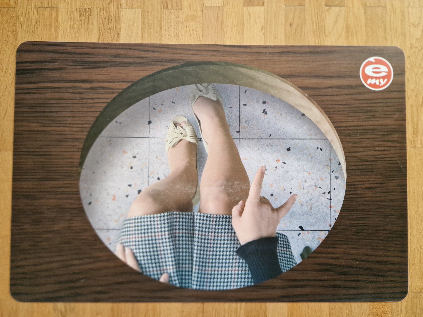 Tischset: 8 Tischsets / Platzsets e-my – originelles Design – Gebraucht aus Zürich von Sumsum80 5