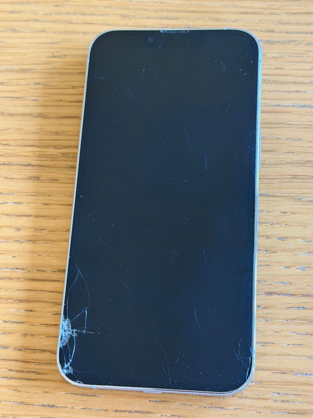 Apple Handys / Smartphones: iPhone 13 Pro 256GB, Displayschaden – Gebraucht aus Baden von networm3000 1
