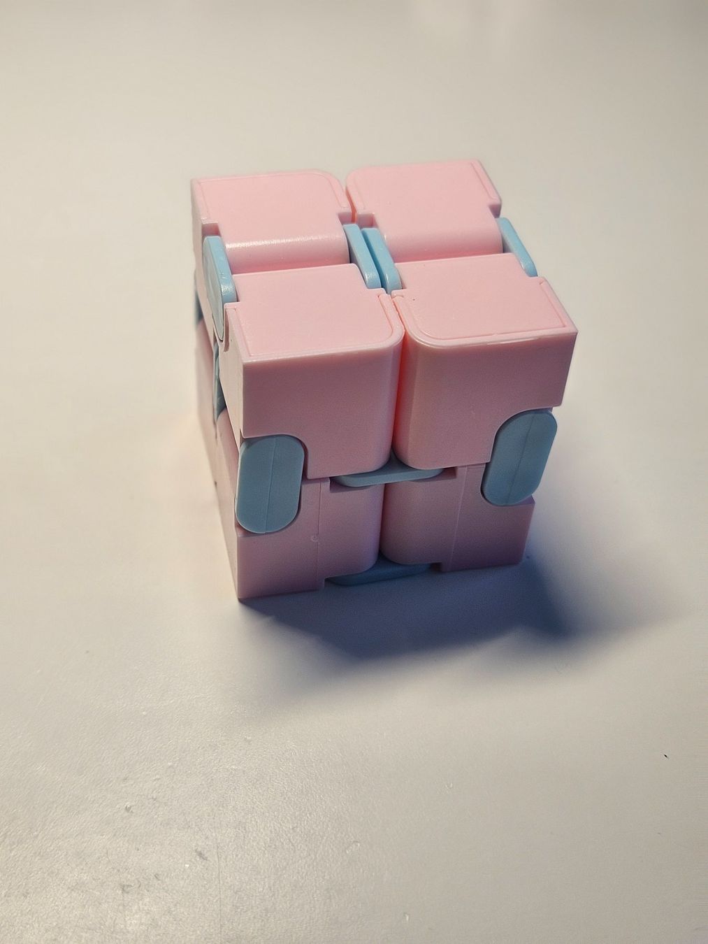 Giocattoli: Cube infini fidget toy rose et bleu. – Nuovo e nell'imballaggio originale da Genève venduto da rom_f6n7 1