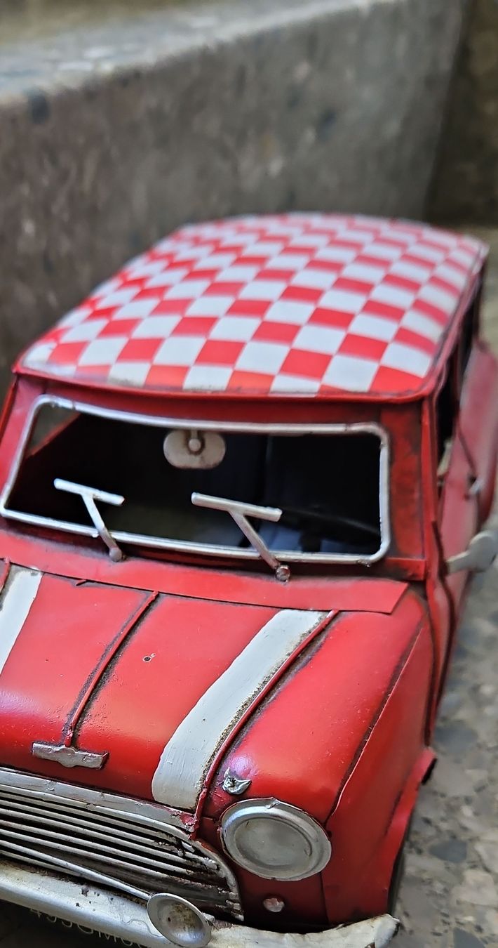 Cooper Voitures modèles: Blechauto rot kariertes Dach gebraucht – D'occasion à Zürich par mecafe