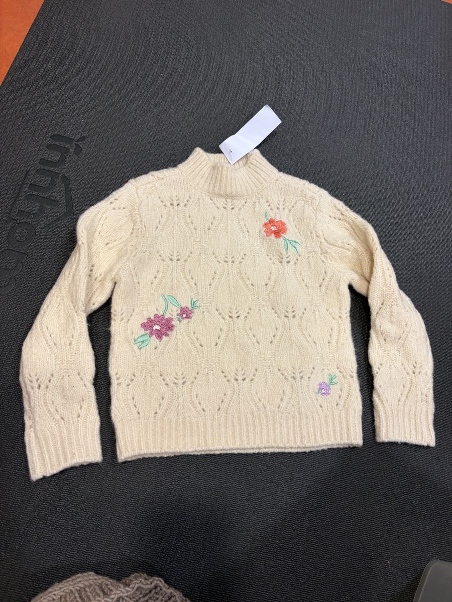 S.Oliver Maglioni & Felpe: s.Oliver Pullover beige mit Blumen Grösse 92/98  – Usato da Pratteln venduto da Daily88