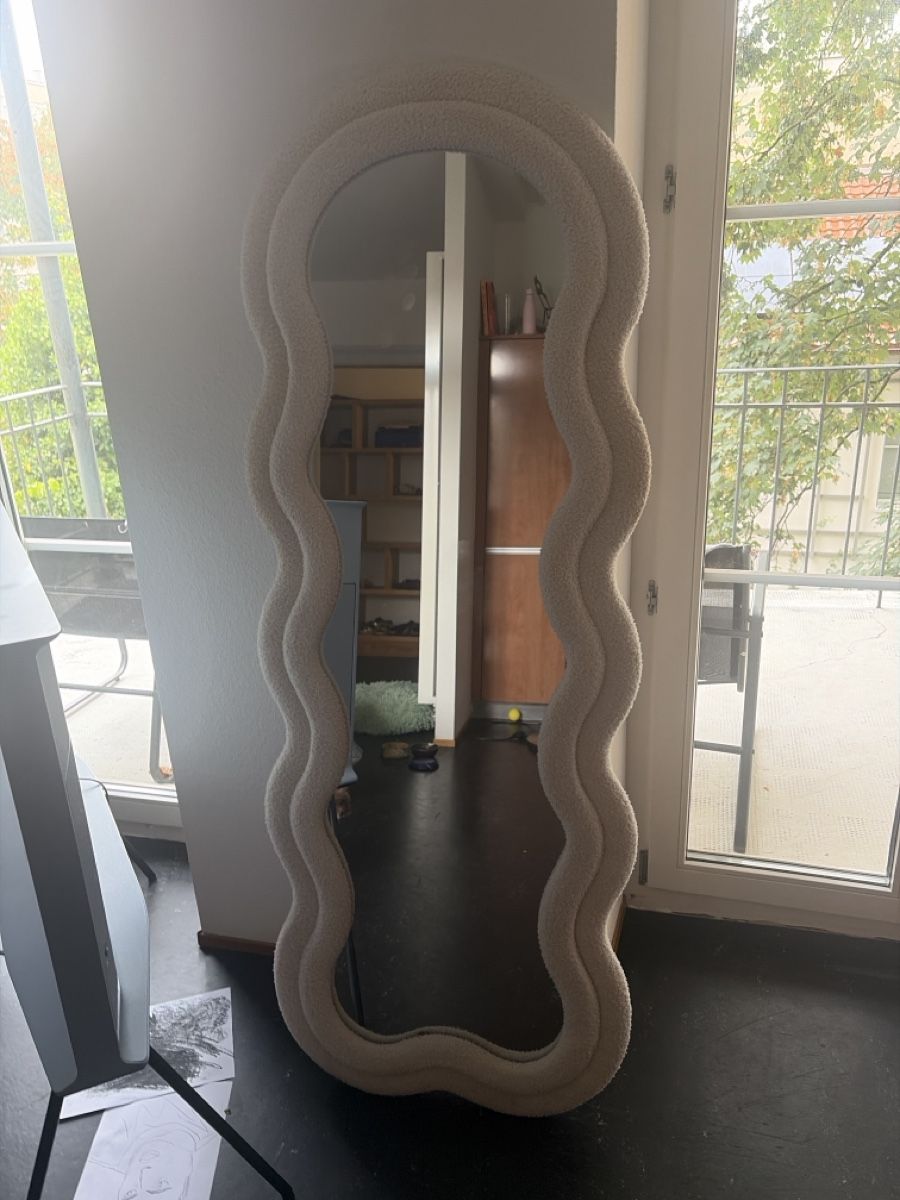 Miroirs: Mirror Fluffy Frame Cloud Shape Beige Decorative – D'occasion à Basel par cei_5scv