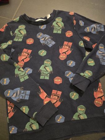 Cooles Ninjago Pullover von H&M, Grösse 134/140