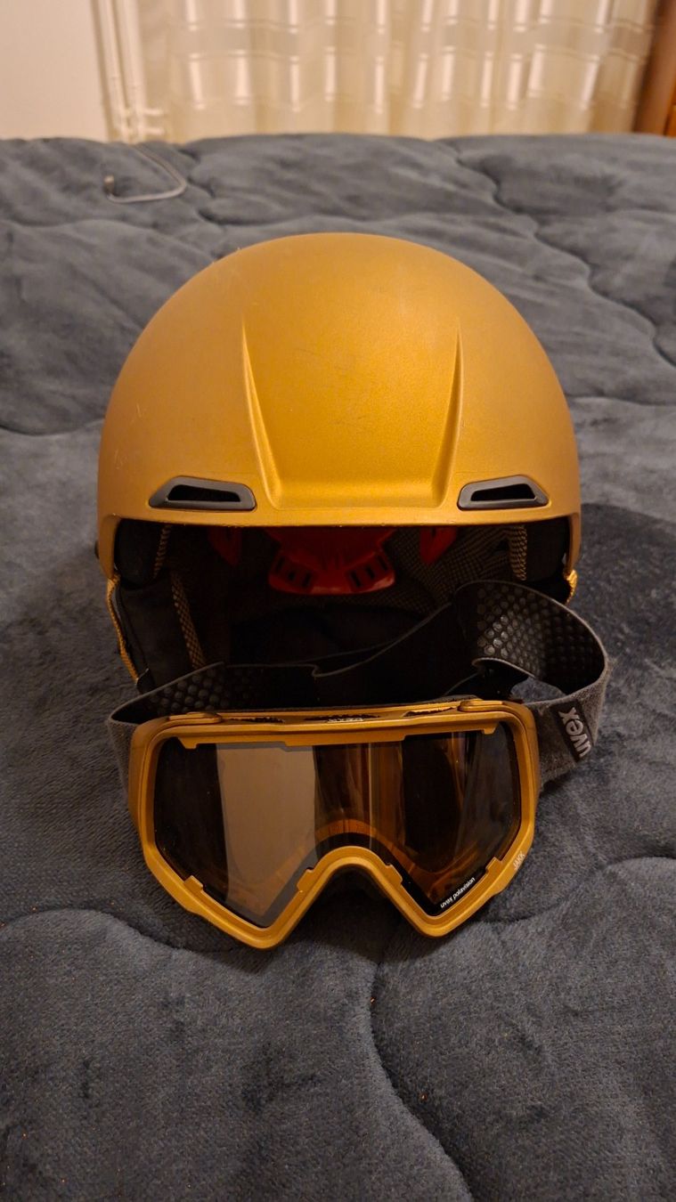 Uvex Caschi: Casco sci Uvex + maschera Uvex – Usato da Riva San Vitale venduto da Stekri