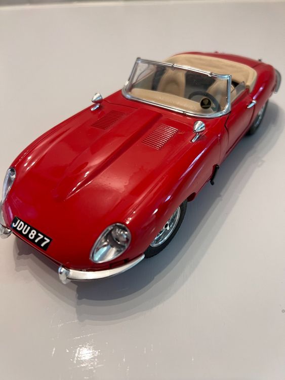 1962 Jaguar E-Type Convertible - Rose Pink (Estée Lauder Edition) 1:12