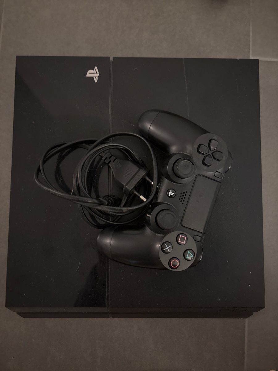 PS 4 mit 1 Controller (Gebraucht) in Luzern für CHF 60 – mit Lieferung ...