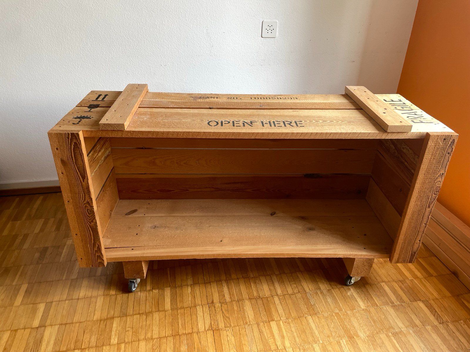 Cassettiere: Sideboard aus Holz – Usato da Zürich venduto da Singen11