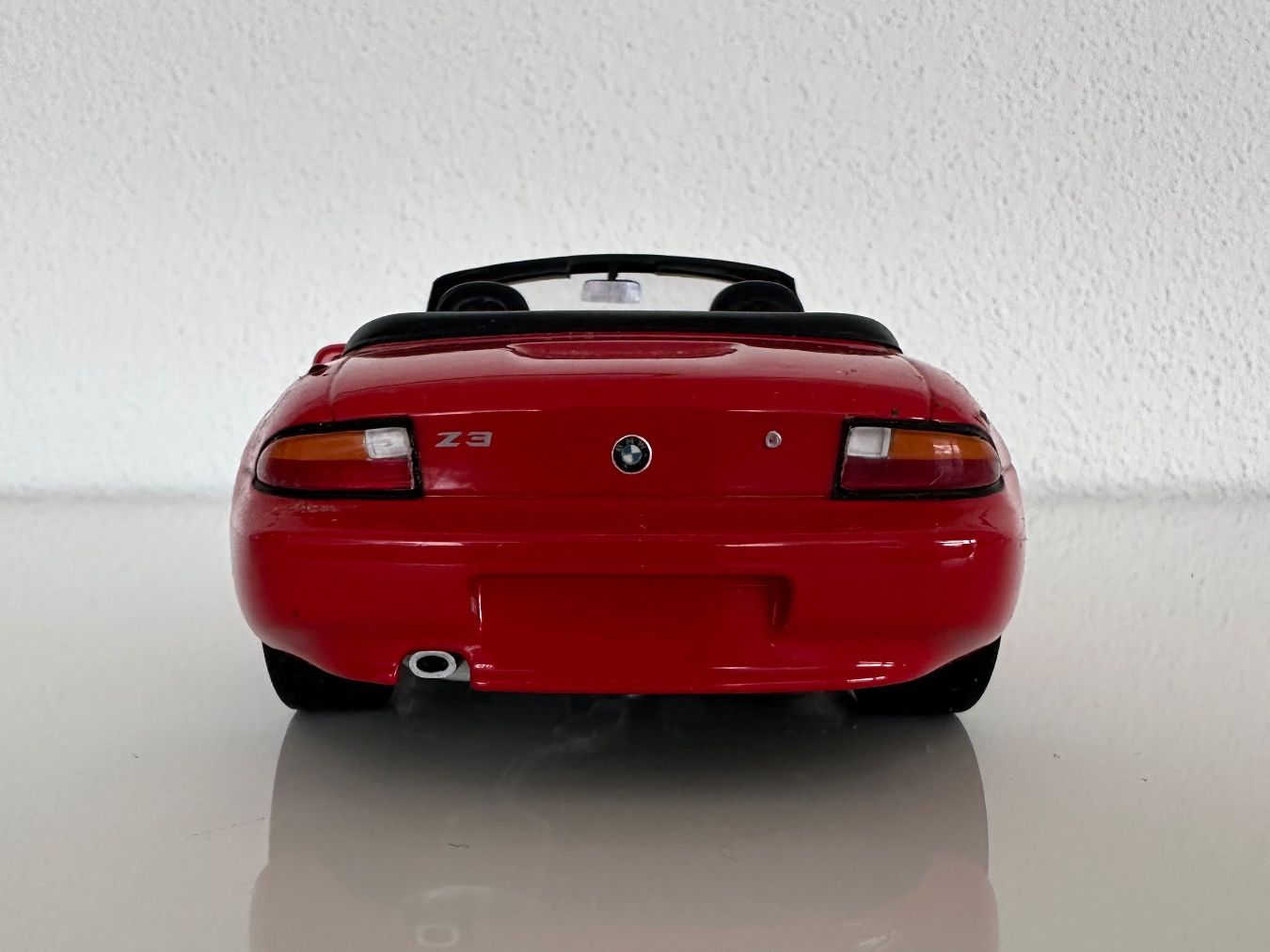 UT Models Modellini d'auto: BMW Z3 Roadster 1:18 UT Models rot – Usato da Muri AG venduto da gae_kz9y 4