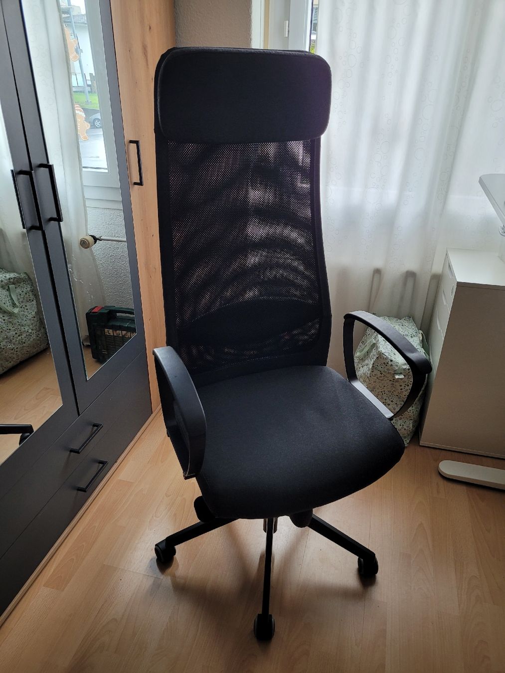 Ikea Sedie: Ikea Markus Bürostuhl - Dunkelgrau Vissle – Usato da Perlen venduto da Safari_23