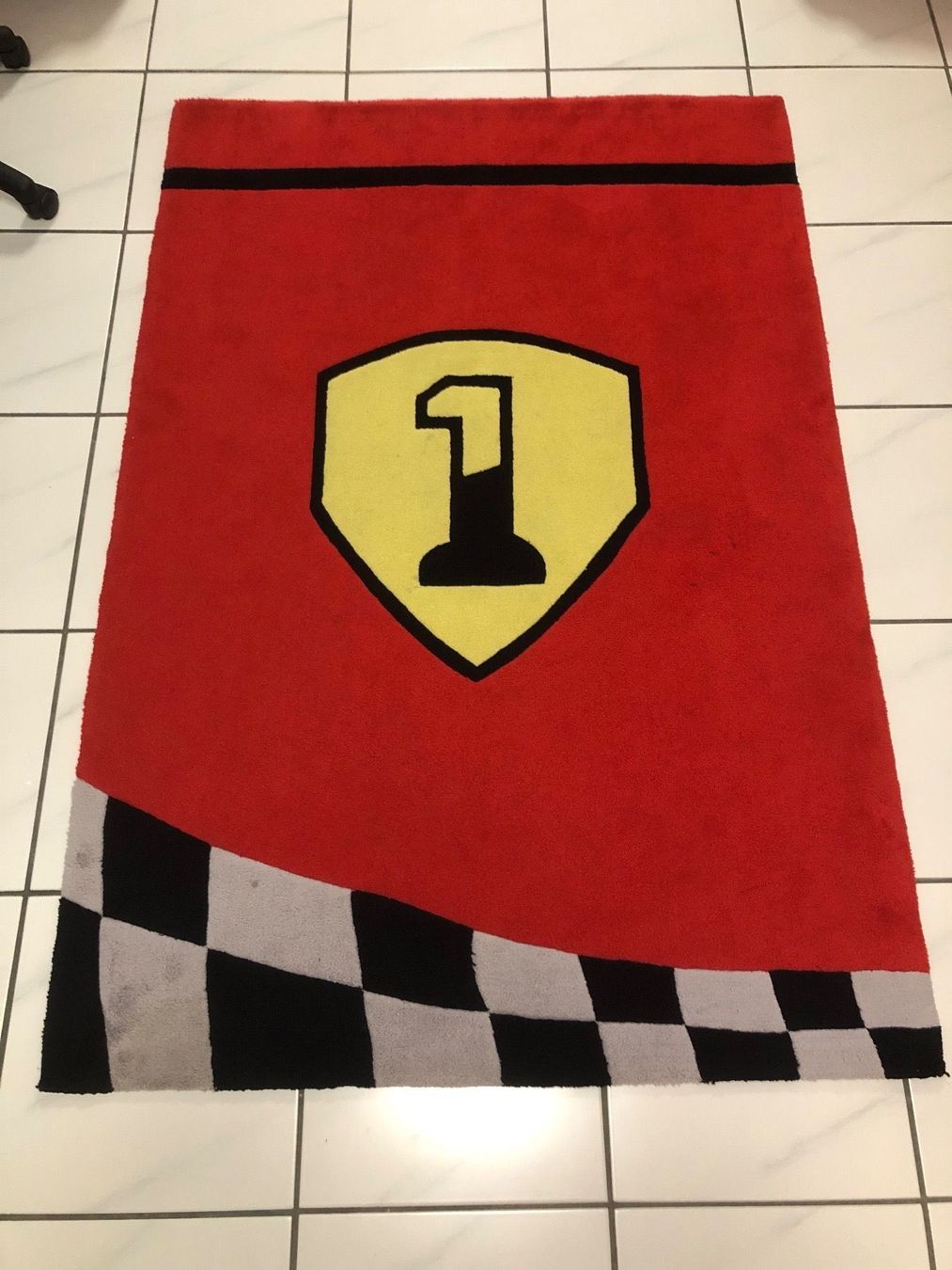 Teppiche: Formel 1 Rennauto Teppich 180cm x 120cm rot – Gebraucht aus Opfikon von TSell