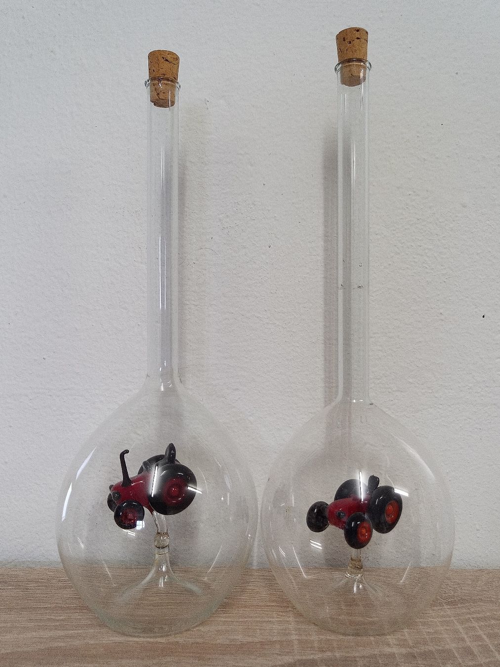 Altro: 2 Glasflaschen mit Traktor - Deko Flasche - Schnapsflasche  – Usato da Reiden venduto da Zofi-Brocki 1