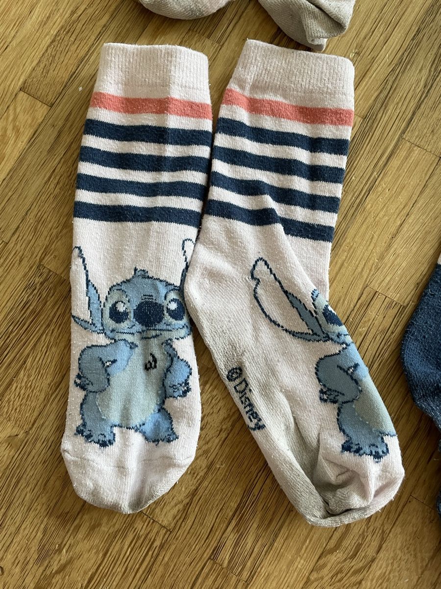 Disney Calze: Socken Stitch Grösse 31-34, 7 Paar – Usato da luzern venduto da plueschmors. 1