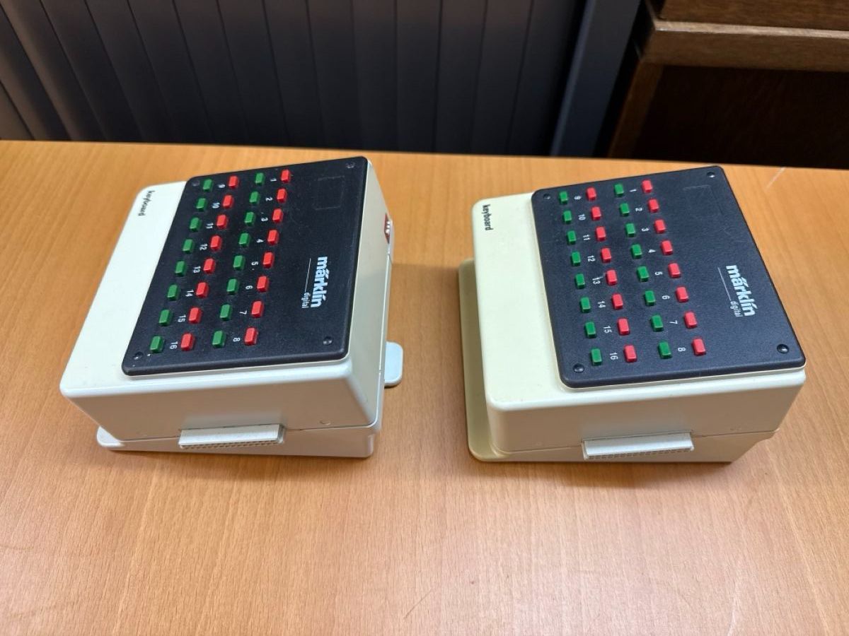 Märklin Modellini di ferrovie: 2 Stück Märklin Keyboard 6040 – Usato da Hinwil venduto da Johann57 2