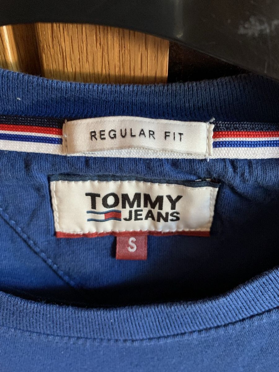 Tommy Hilfiger T-shirt: Tee-shirt Tommy Hilfiger – Usato da La Neuveville venduto da nat_r69j 1