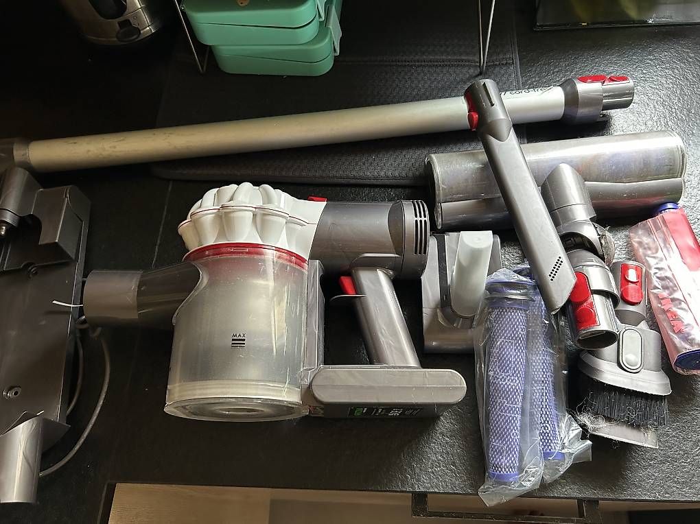 Staubsauger & Zubehör: Dyson V7 Cordfree – Gebraucht aus Brittnau von Isabell14