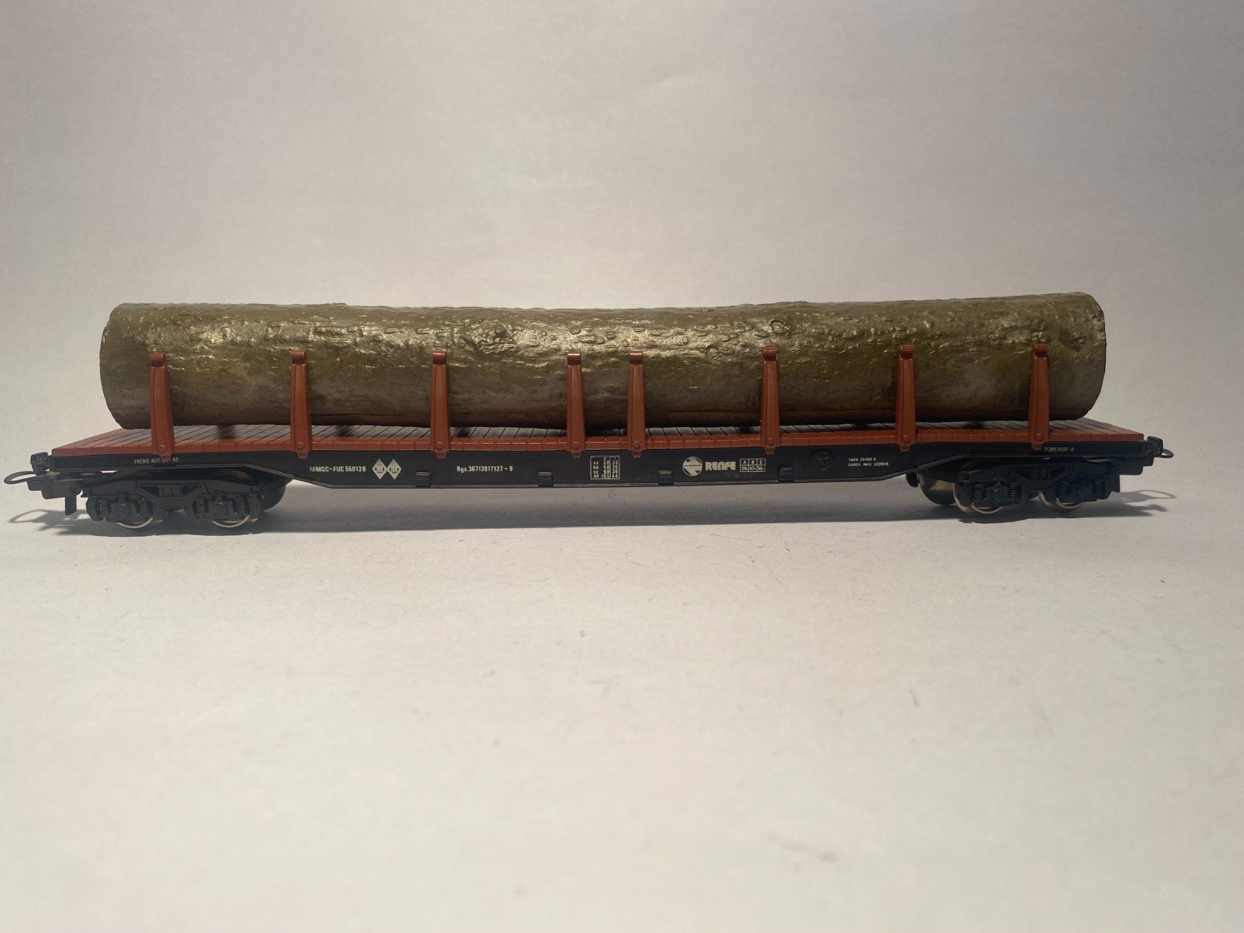 Lima Modellini di ferrovie: LIMA Rungen - Güterwagen mit Baumstamm, DC Achsen – Usato da Buchrain venduto da Modellbahn11