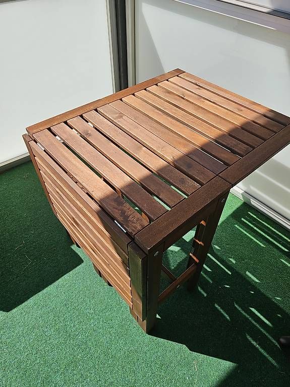 Set di tavolo e panche: Gartentisch aufklappbar mit 4 Stühlen – Usato da Thun venduto da Sir09 2