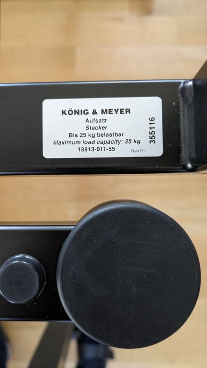 K&M Omega Black Keyboard Stand 3