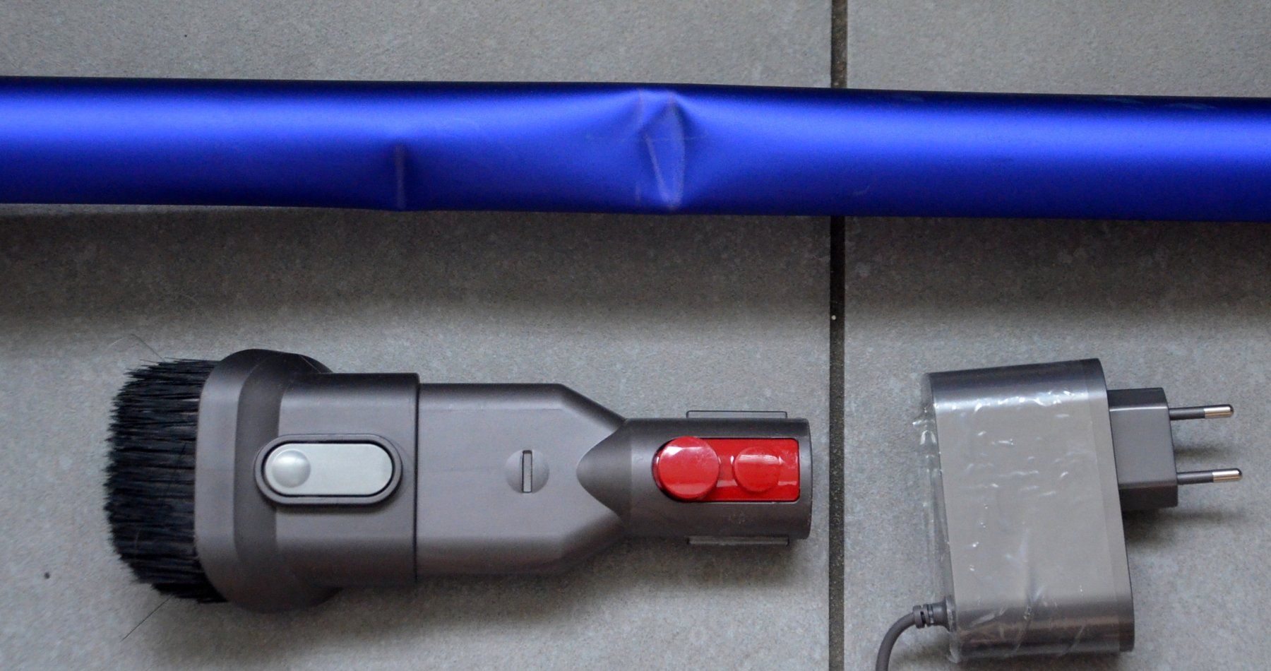 Dyson Staubsauger & Zubehör: Staubsauger Dyson V8 aspirateur – Gebraucht aus Collonges von arashee 4
