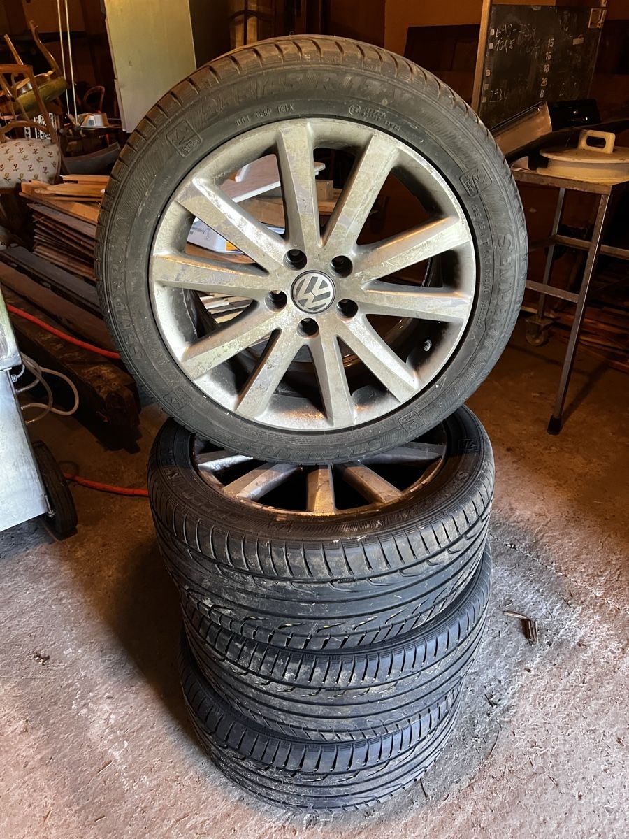 Volkswagen Jantes: Felgen mit Pneu – D'occasion à Ueberstorf par lorena...