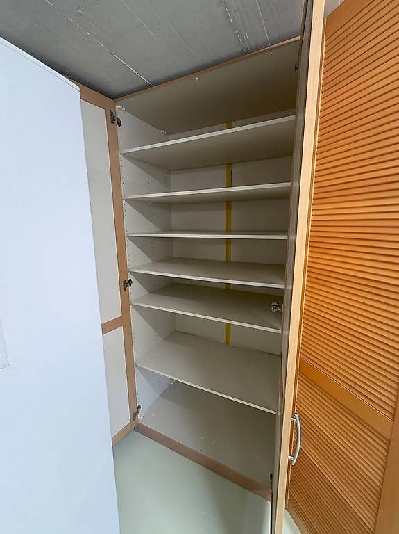 Schränke: Schrank 4 türig – Gebraucht aus Buckten von  3