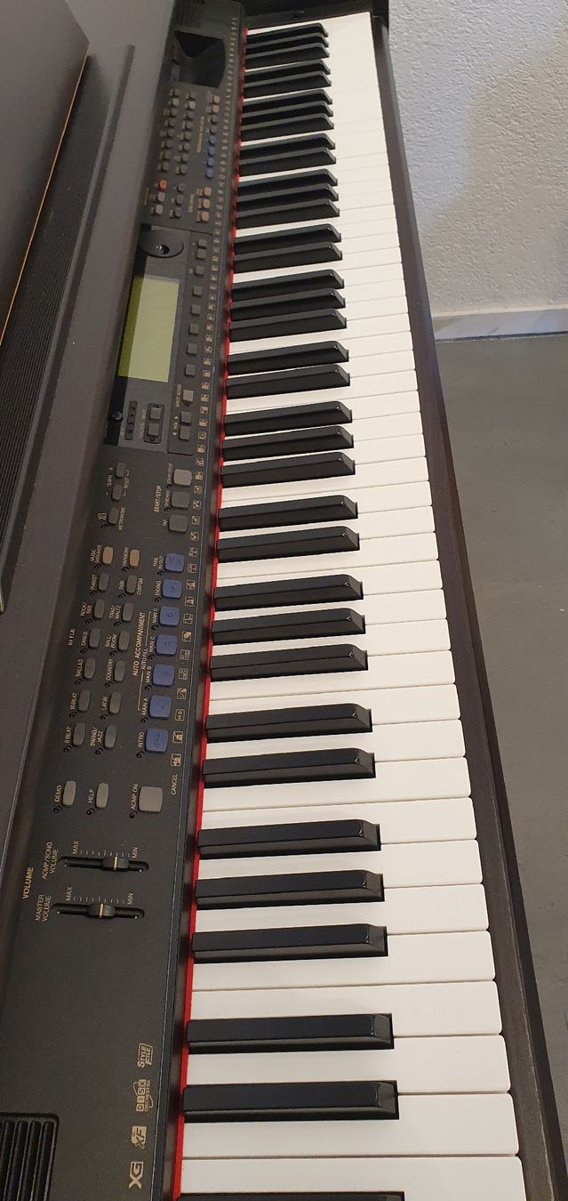 Musikinstrumente: E-Piano Clavinova – Gebraucht aus Basel von LiebeSchweiz 1