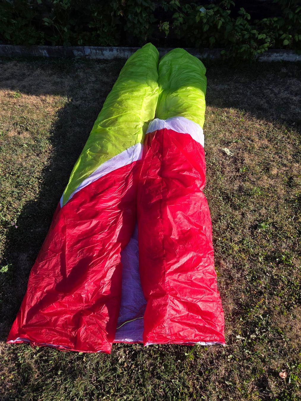 Ozone Sport dell'aria & Aquiloni: Parapente Ozone ultralight 4 25 m2 – Usato da Huémoz venduto da Bertrand04 1