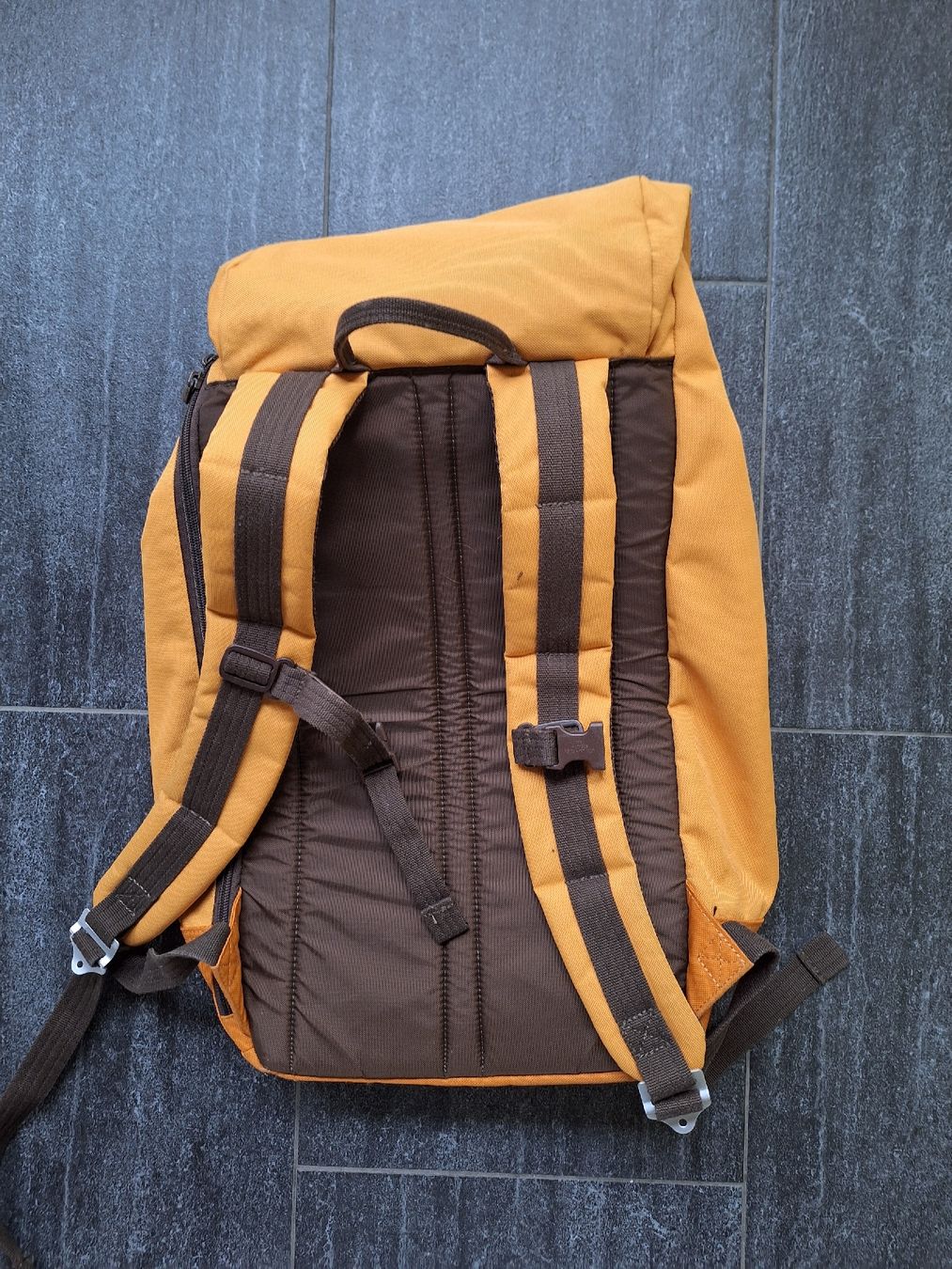 Zaini: rucksack mit laptopfach – Usato da Utzigen venduto da Velvet8 1
