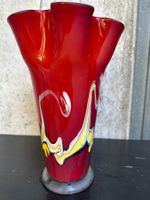 Vase rouge en verre soufflé, décoratif - parfait état!