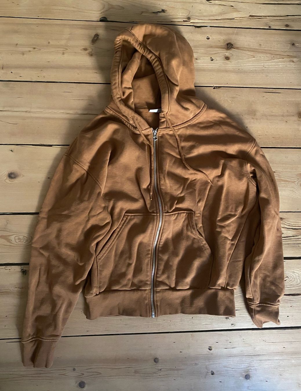 Weekday Maglioni & Felpe: Brauner Kapuzenpulli, Zip Hoodie – Usato da Zürich venduto da sultaninchen