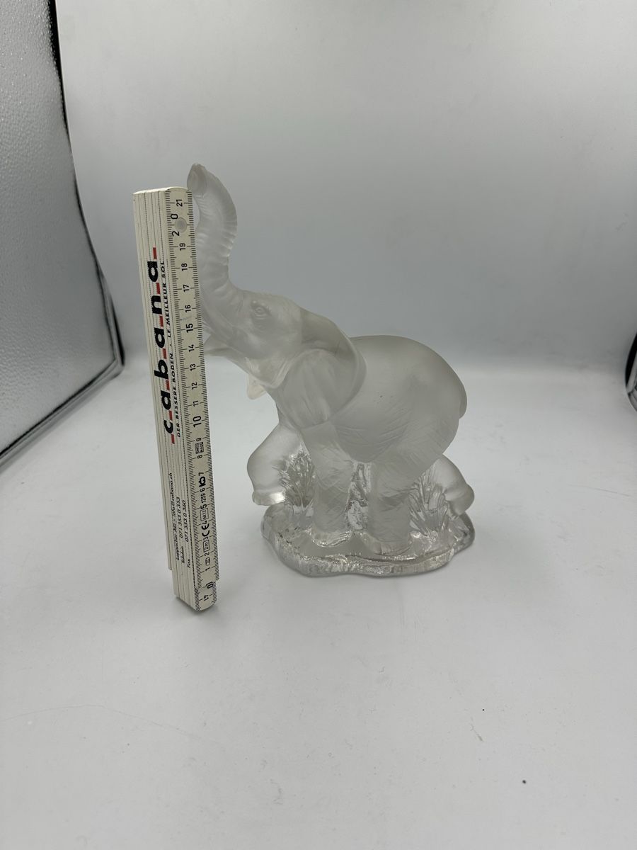 Lalique Statuette: Lalique grand éléphant – Usato da Bellevue venduto da bordeaux075cl 1