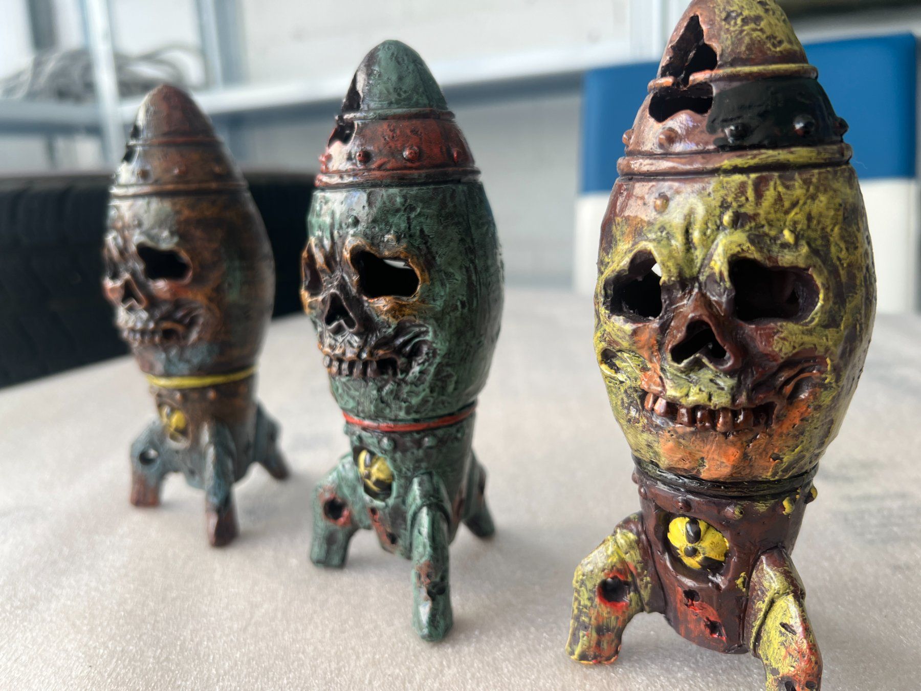 Statuette: Totenkopf-Raketen – Usato da Mellingen venduto da Oelquelle 2