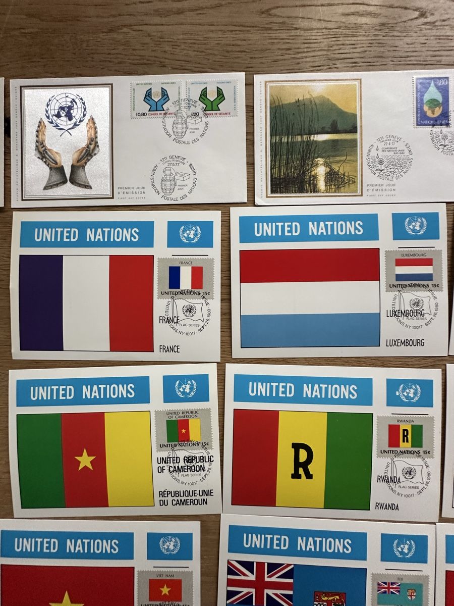Tutti i francobolli: Nations Unies - 33x gemischtes Lot – Usato da Schmitten / FR venduto da Samsara169 2