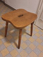 Vintage , robuster Holz- Hocker mit Eingriff