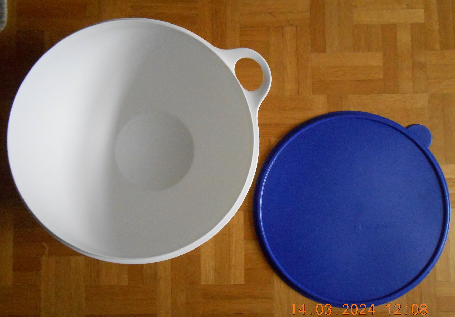 Schalen: Grosse Tupperware Schüssel mit Deckel  7.5 l Inhalt  -2- – Gebraucht aus Rafz von Sonnenblume305