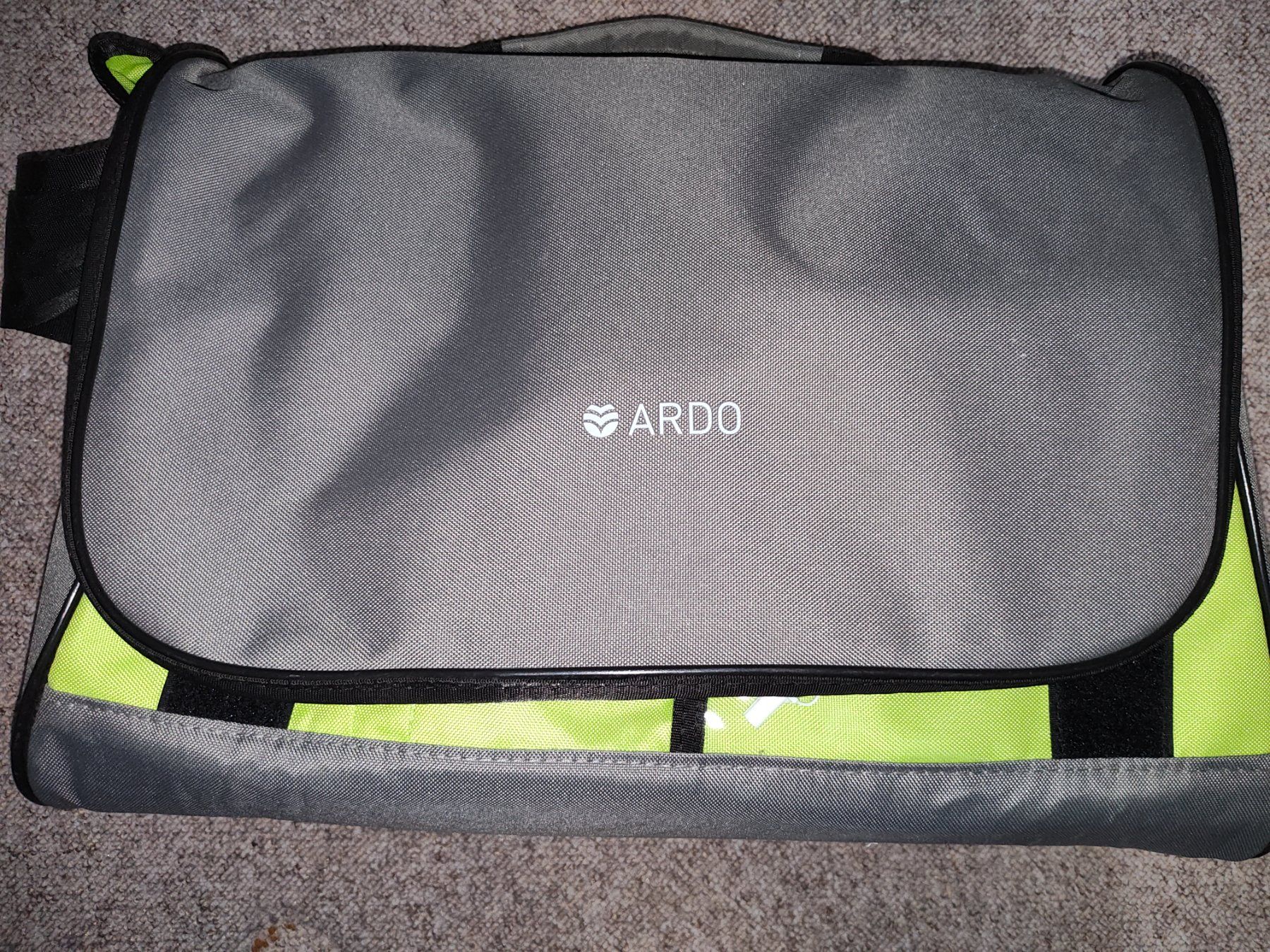 Accessori per l’allattamento: ARDO Doppel-Milchpumpe – Usato da Veltheim AG venduto da GreatBarrierReef