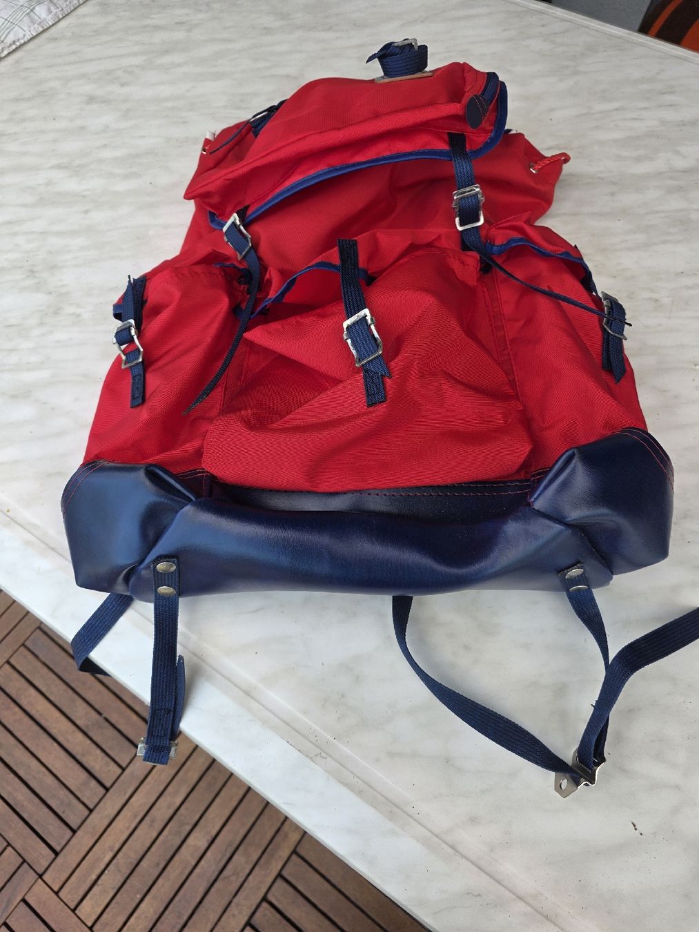 Zaini: Backpack red blue nylon imitation leather details. – Nuovo (secondo la descrizione) da Hinwil venduto da Ehretstock8