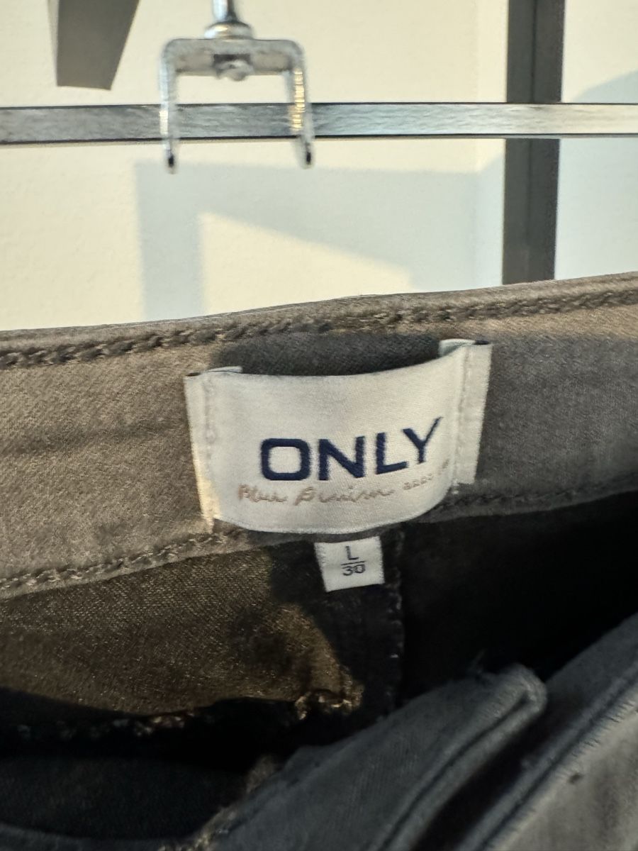Only Jeans: Only Jeans Grau Grösse L/30 – Usato da Baden venduto da CompraCaro 2