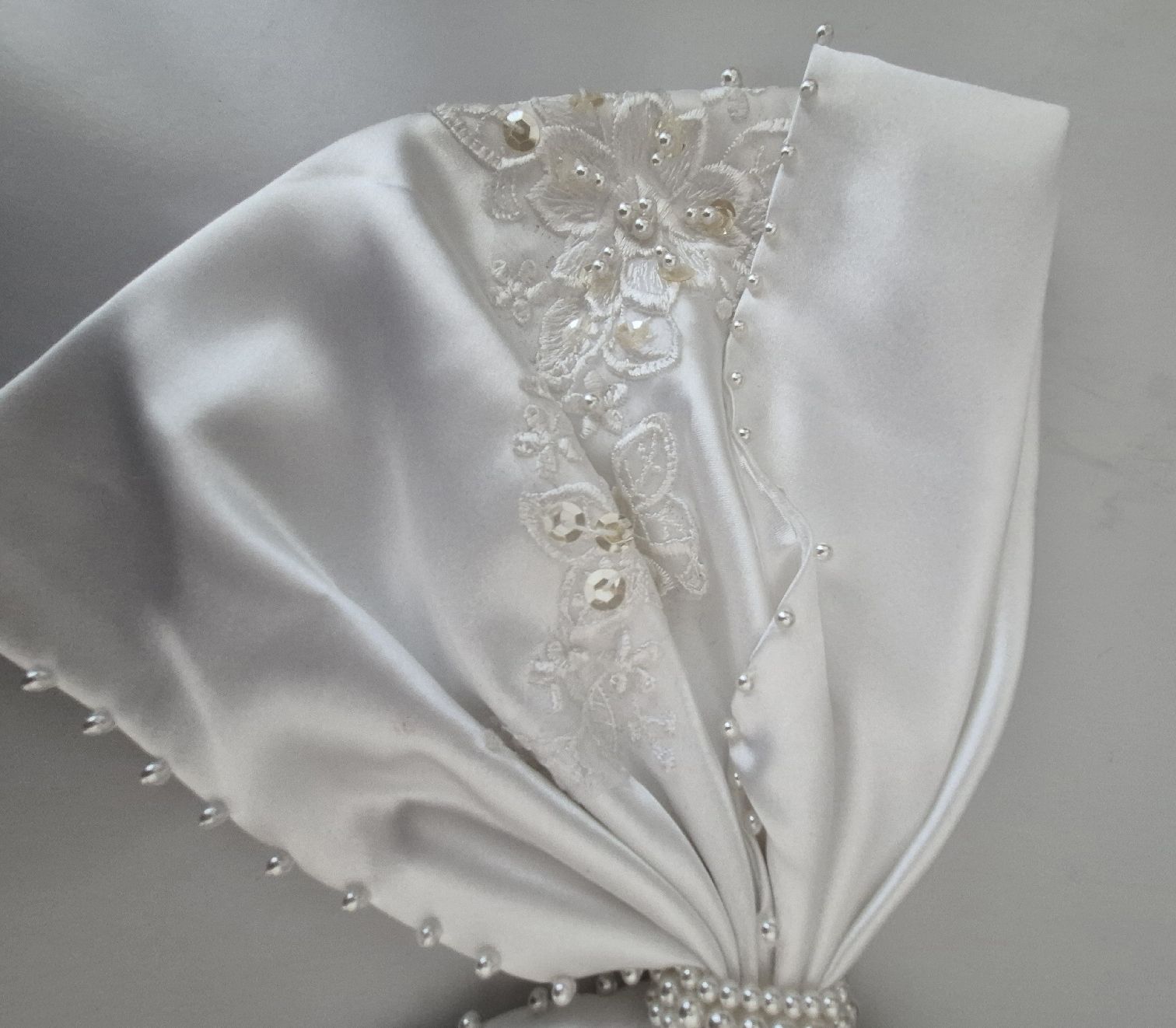 Pronovias Vestiti: Grand noeud satin 40cm – Usato da Bern venduto da dasgesuchtobjekt 2