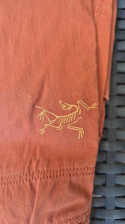 Pantalons: Pantalon Arc'teryx - rust – D'occasion à Lutry par and_25nt