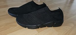 Schwarze Sneakers Gr. 41 - stylisch & bequem!