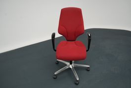 roter Bürostuhl