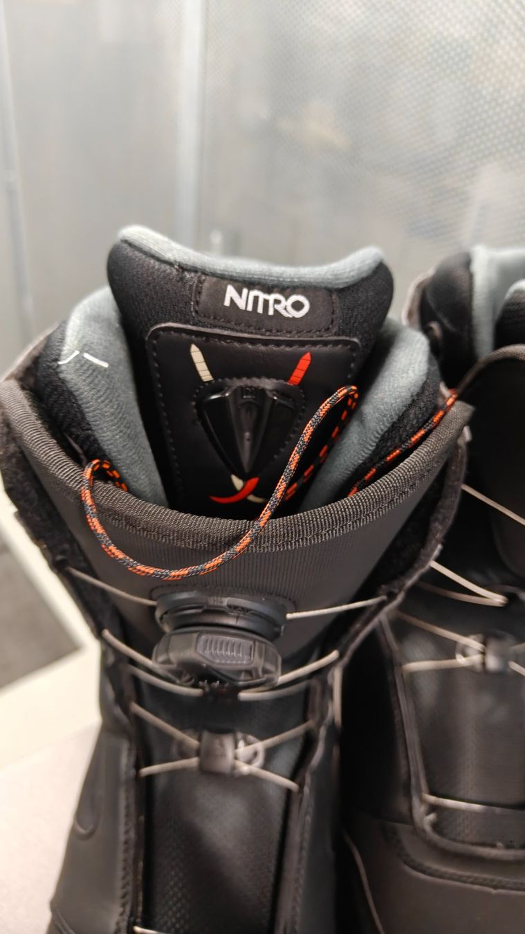 Board: Nitro Snowboard mit Bindung und Schuhen gebraucht – Usato da Winznau venduto da FV_ 4
