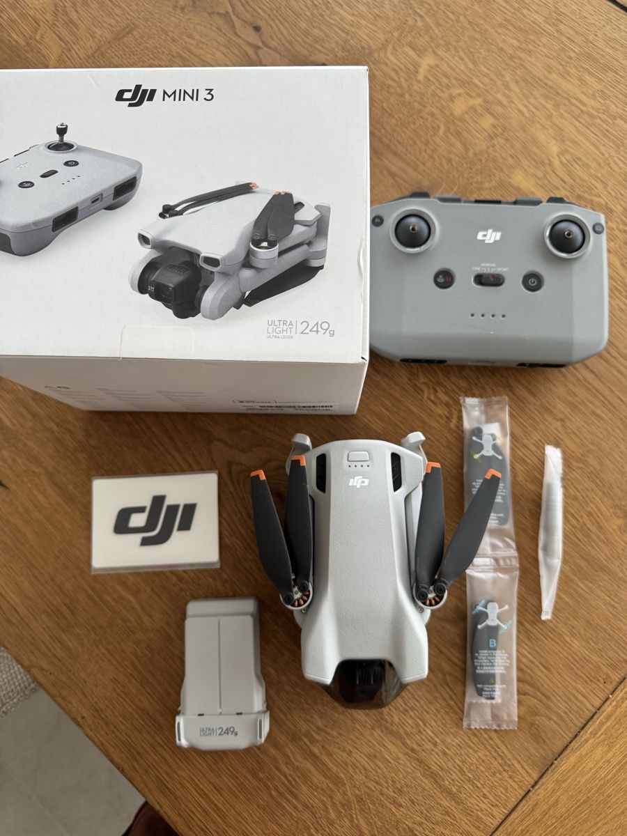 DJI Modellismo RC: DJI Mini 3 mit 2 Akkus, Controller, Zubehör, DJI Box – Usato da Mannenbach-Salenst venduto da nic_5l27 2