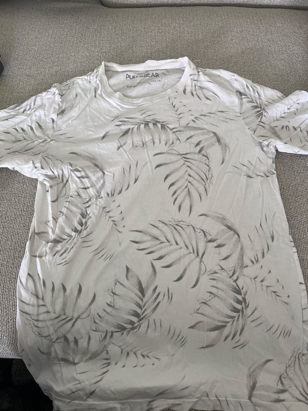 Pull&Bear T-shirt: Pull&Bear T-Shirt, Grösse M, Palmenmuster – Usato da Thun venduto da joe_9rkb