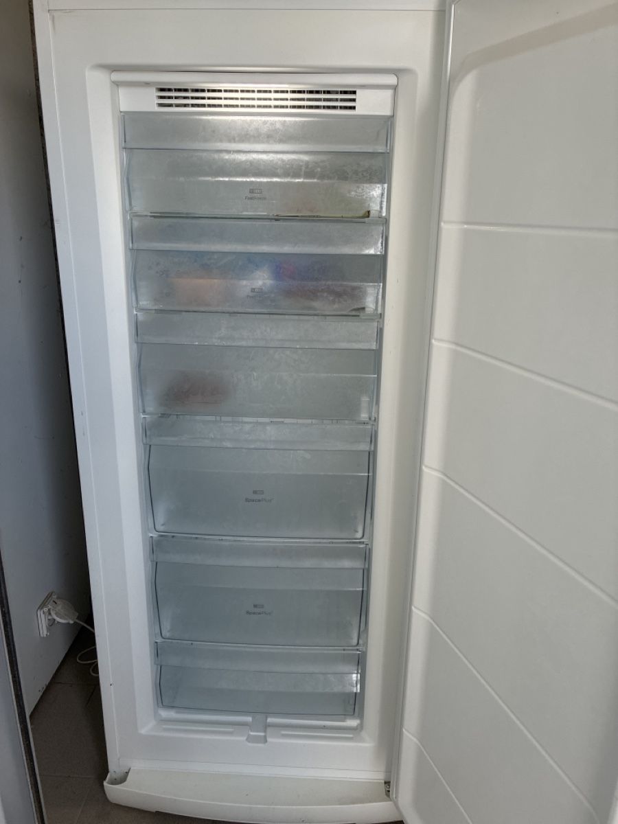 Congelatori: Tiefkühlschrank No Frost – Usato da Roggwil BE venduto da Regenbogenfisch01 1