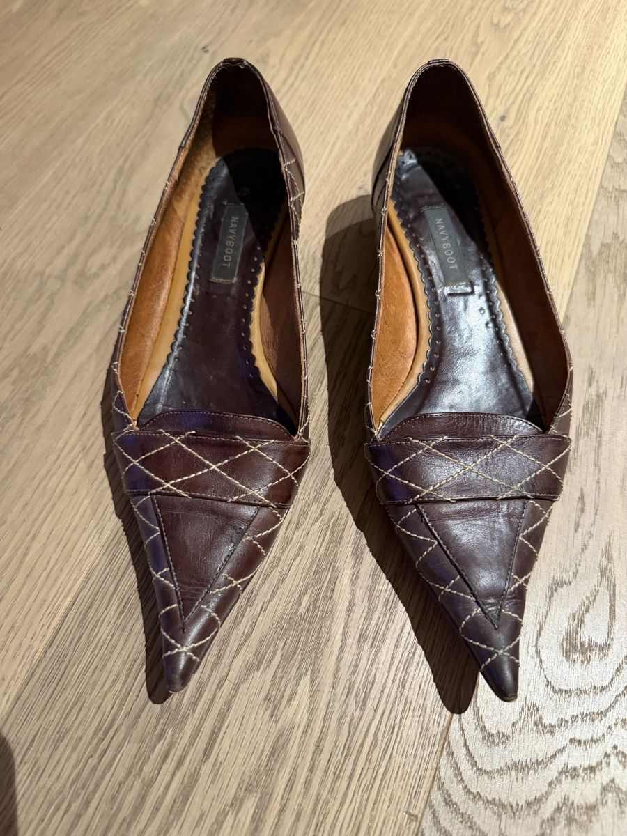 Navyboot Chaussures femmes: NAVYBOOT Pumps Leder braun Grösse 38 – D'occasion à Küsnacht ZH par ToddyGinger 1