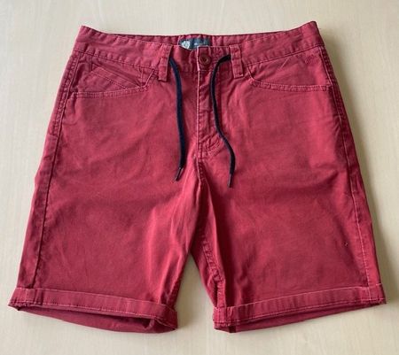 Herren Shorts Element rot Grösse 30 guter Zustand